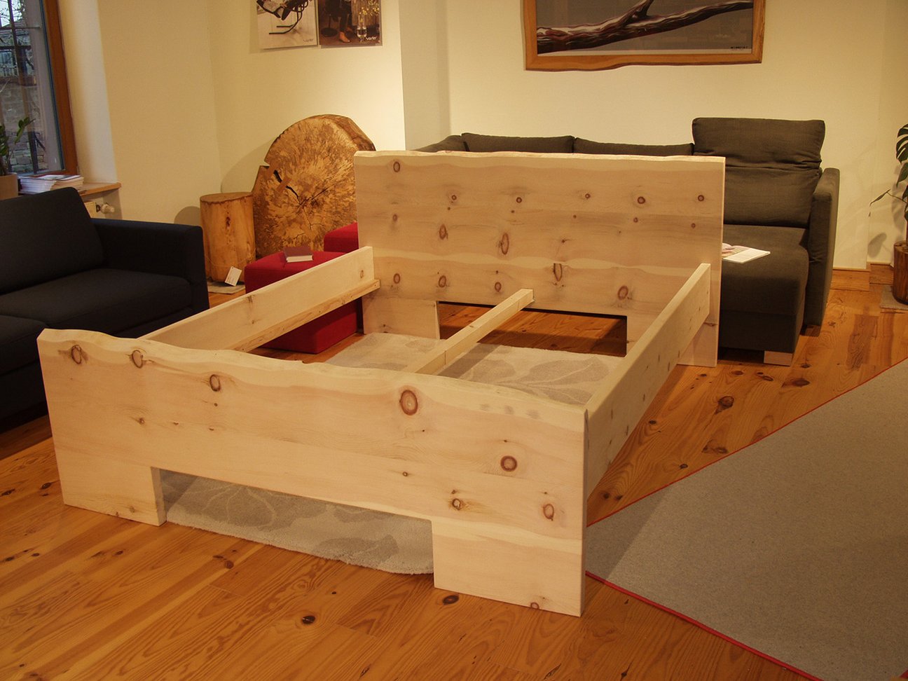 Massivholzbett Laluna aus massivem Zirbenholz