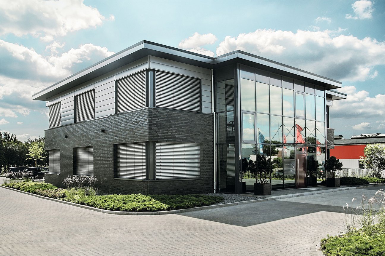 Roma Beschattung - Jalousien für Fenster und Außentüren