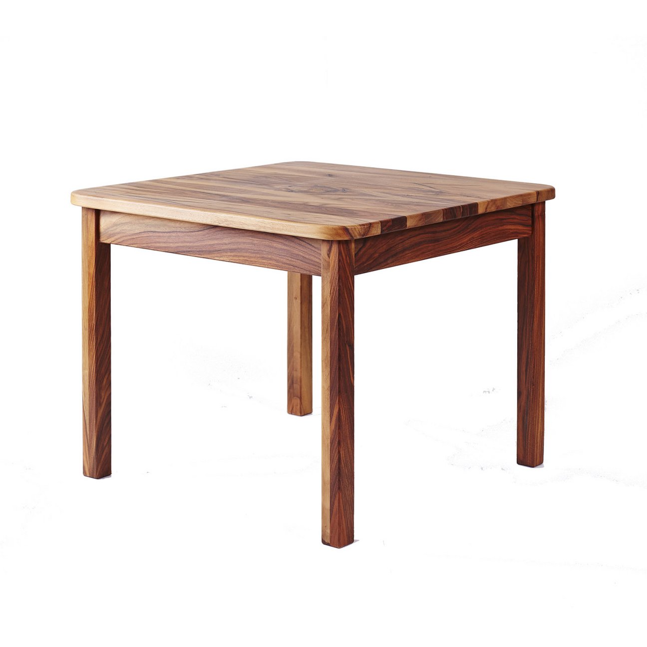 Tische und Stühle aus der b.a.u.m.-natur Holzwerkstatt