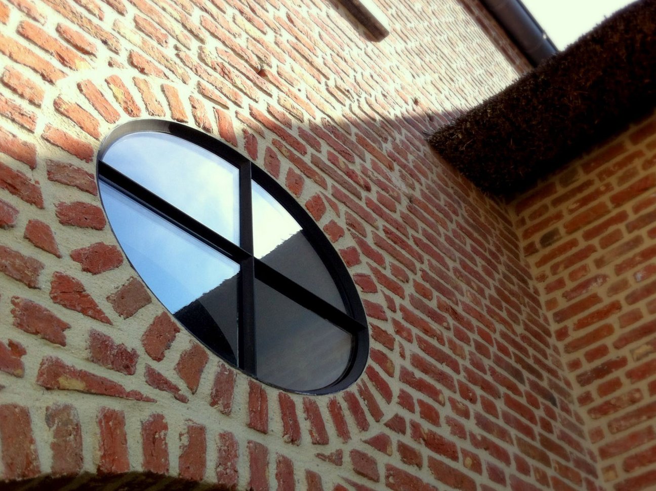 Denkmalschutz - Historische Stahlfenster rundes Format