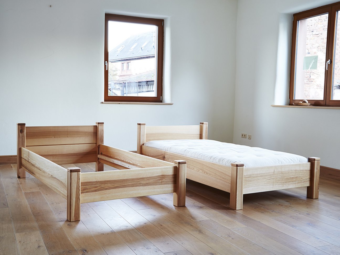 Massivholzbetten aus massivem Eschenenholz