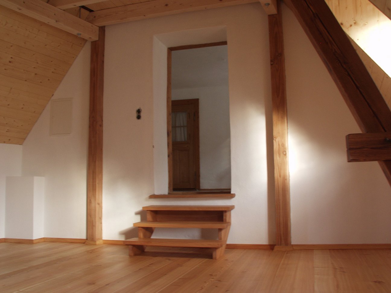 Dachstuhlsanierung und Ausbau denkmalgeschützter  Altbau